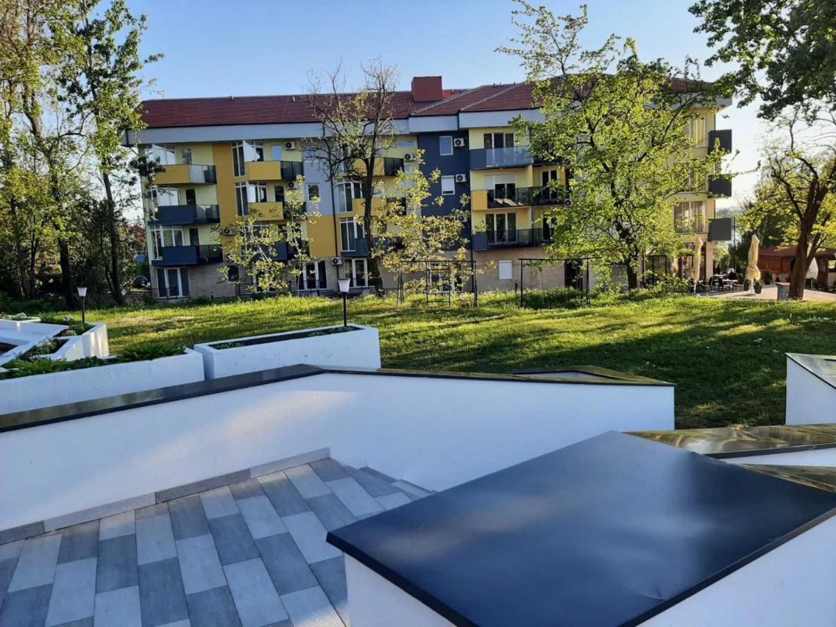 Apartmani K&V Veliko Gradište エクステリア 写真