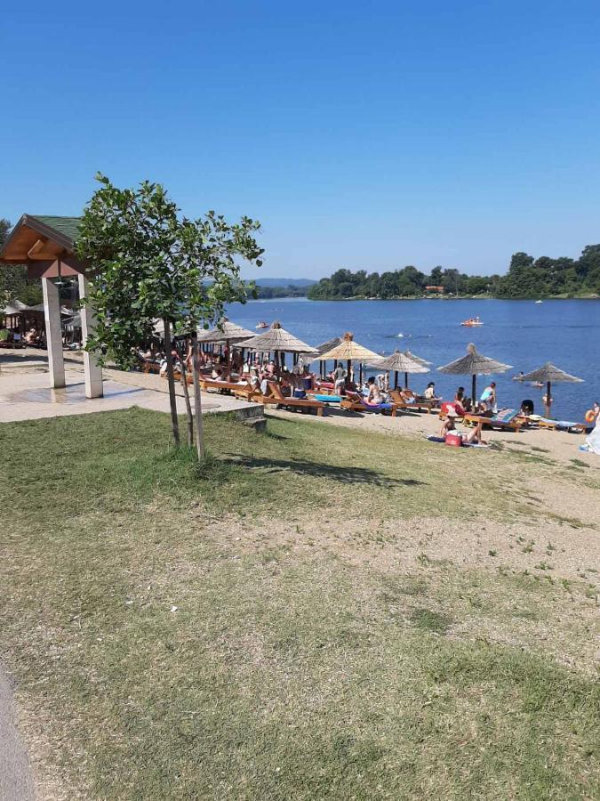 Apartmani K&V Veliko Gradište エクステリア 写真