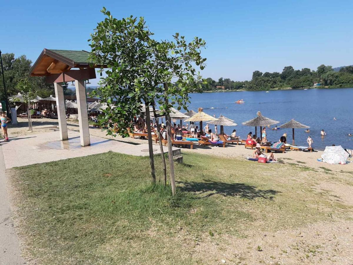 Apartmani K&V Veliko Gradište エクステリア 写真