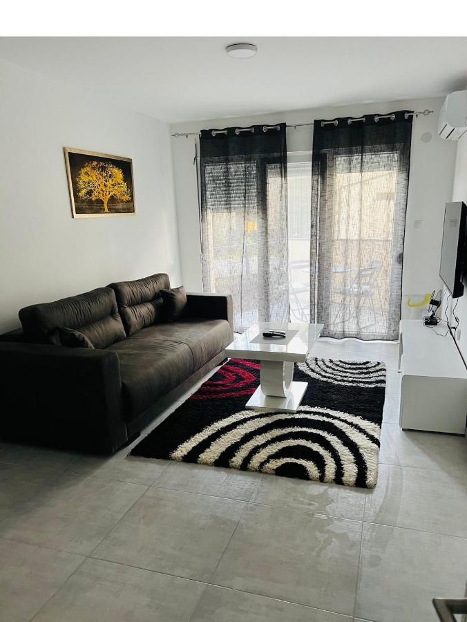 Apartmani K&V Veliko Gradište エクステリア 写真